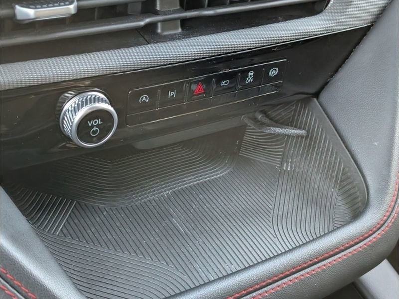 Used 2025 Ford Explorer ST-Line w/ ST-Line Street Pack image 23