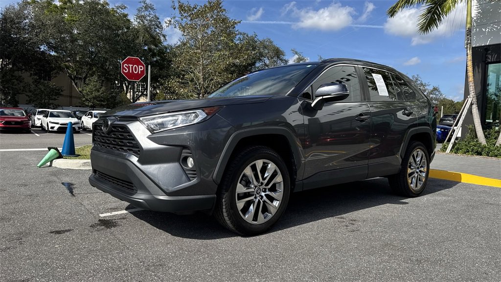Used 2021 Toyota RAV4 XLE Premium image 29