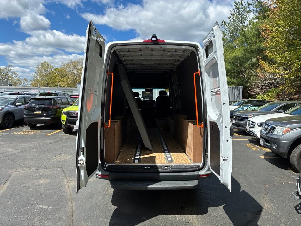Used 2022 Mercedes-Benz Sprinter 3500 image 11