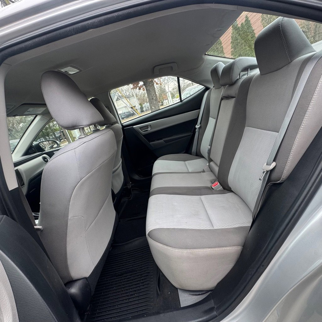 Used 2018 Toyota Corolla LE image 19