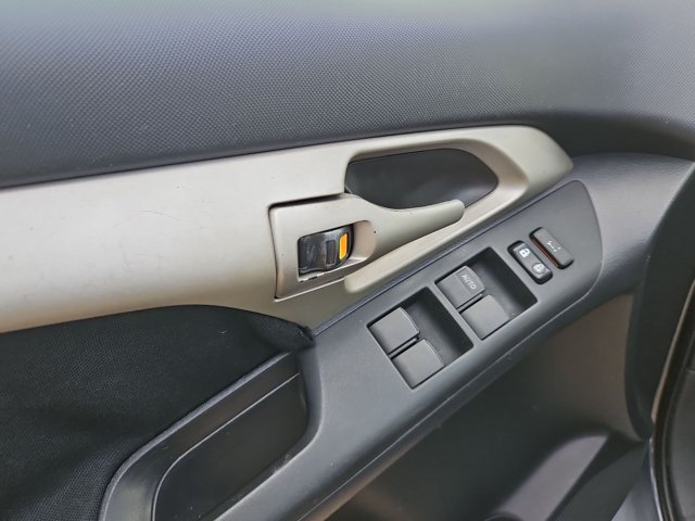 Used 2010 Toyota Matrix FWD image 21