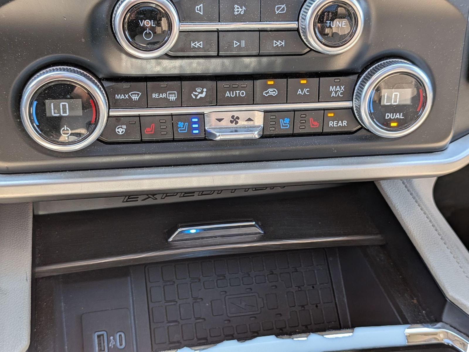 Used 2024 Ford Expedition Limited RWD image 25
