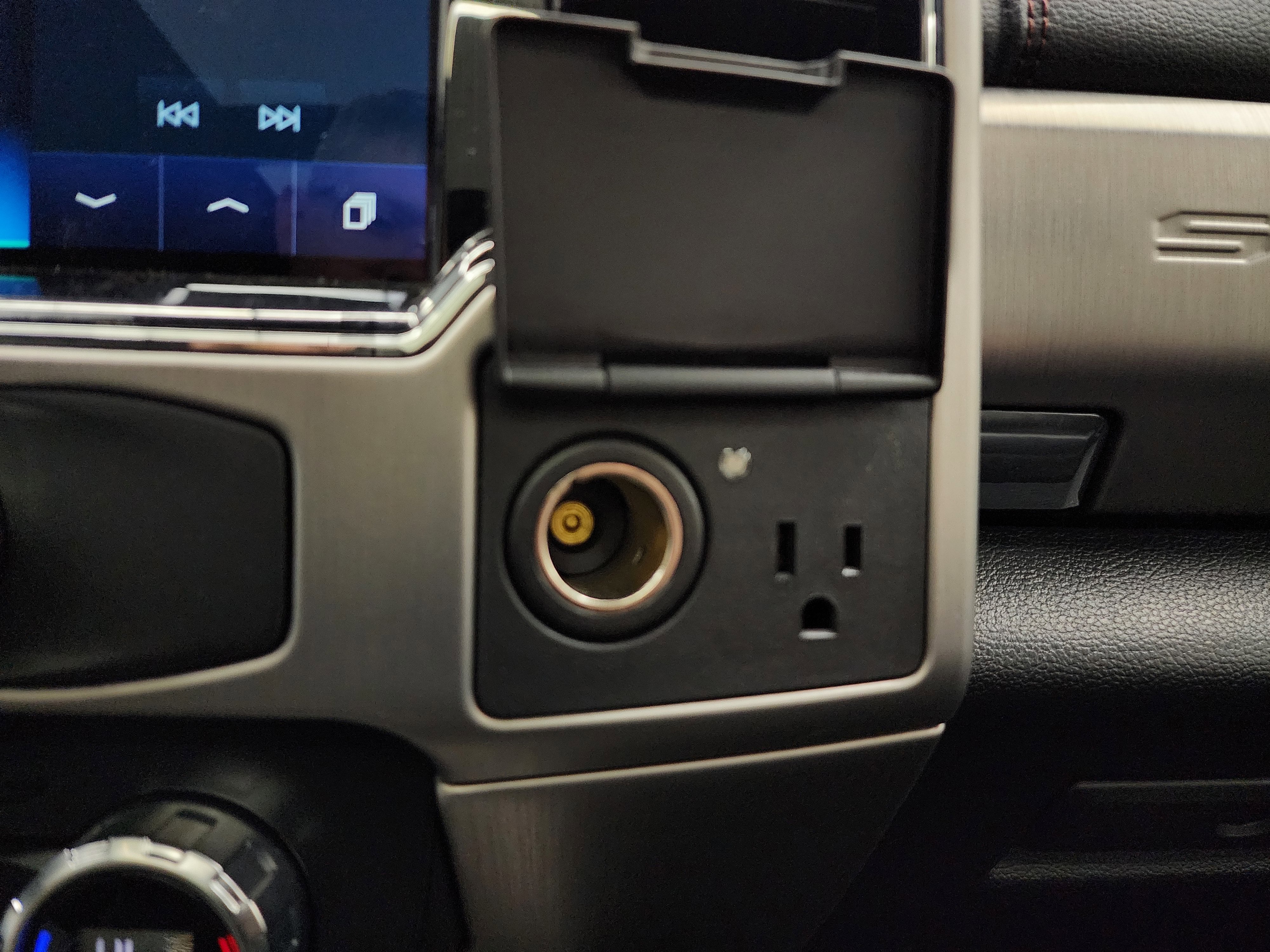 Used 2022 Ford F250 Platinum w/ Tremor Off-Road Package image 59