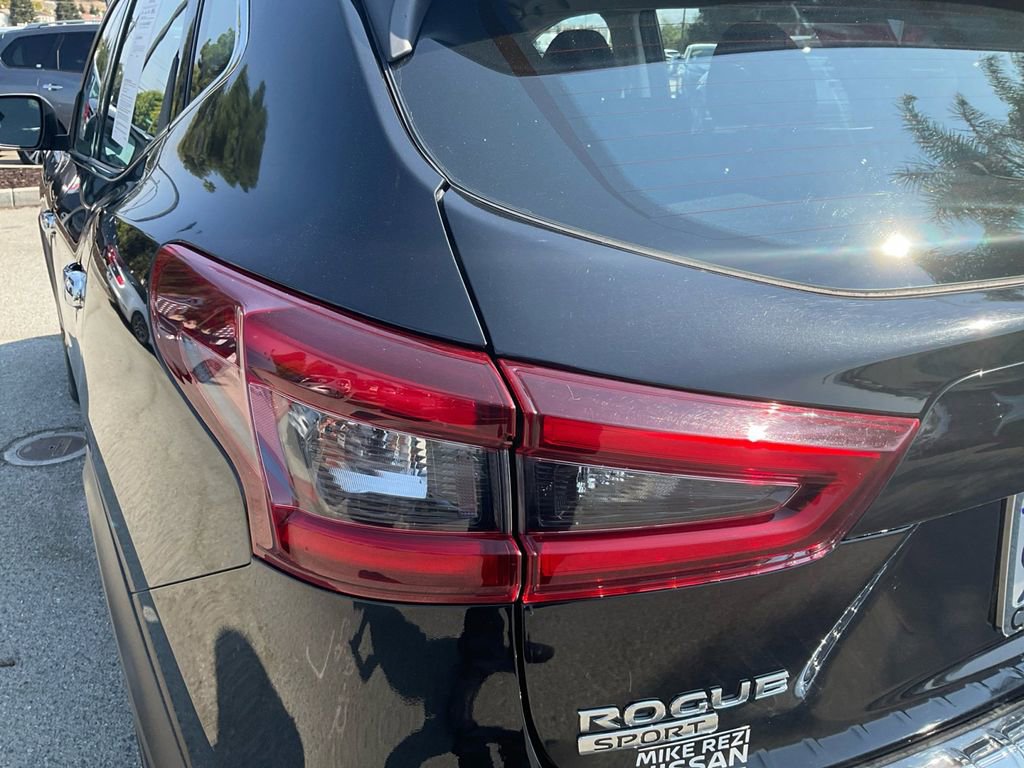 Used 2020 Nissan Rogue Sport SV image 37