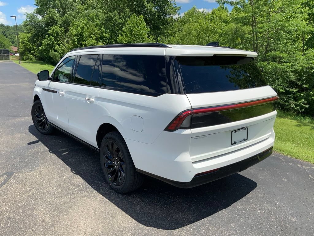 New 2027 Lincoln Navigator L Reserve AWD/4WD image 11