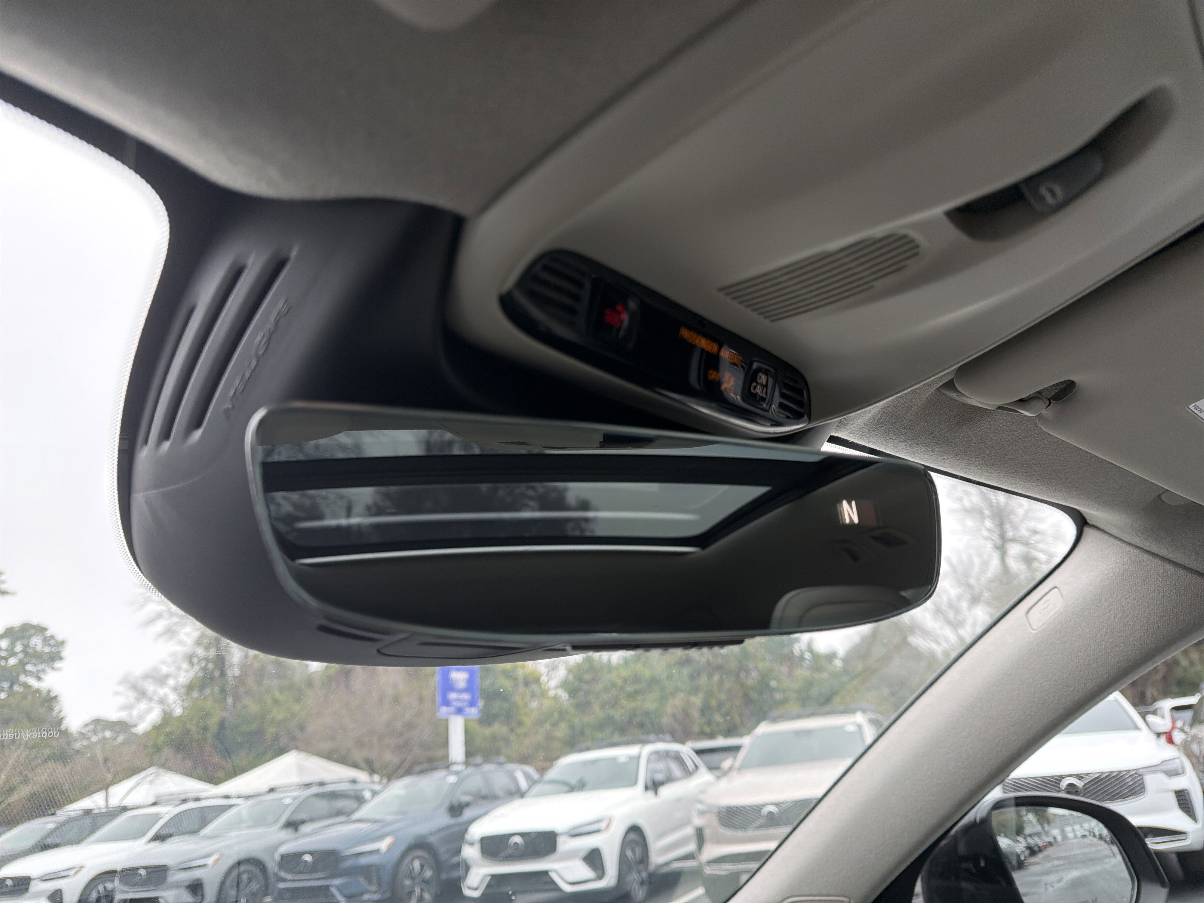 Used 2020 Volvo XC40 T5 Momentum w/ Protection Package Premier image 27