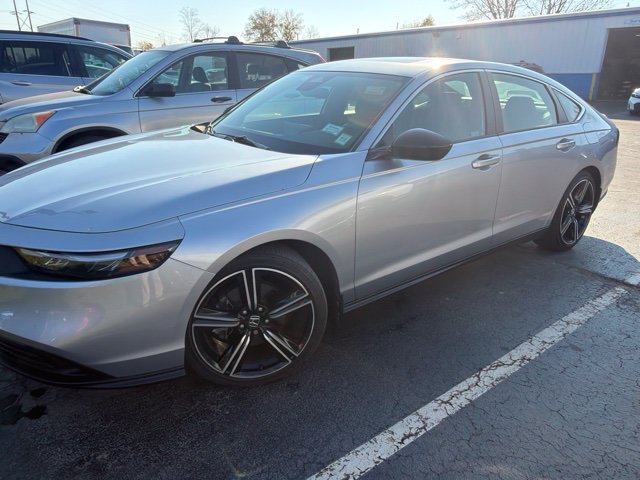 Used 2024 Honda Accord Sport image 3