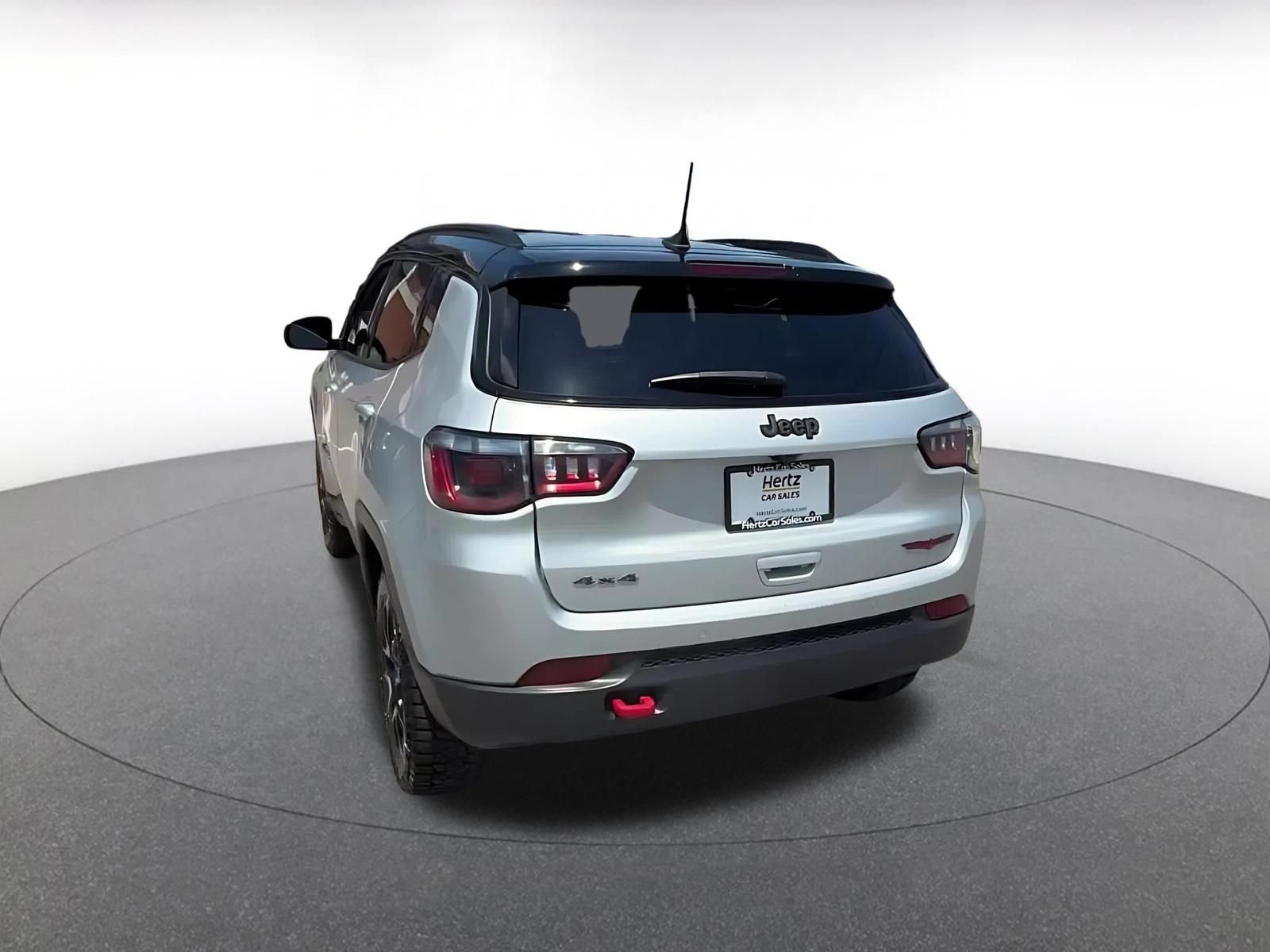 Used 2025 Jeep Compass Trailhawk AWD/4WD image 12