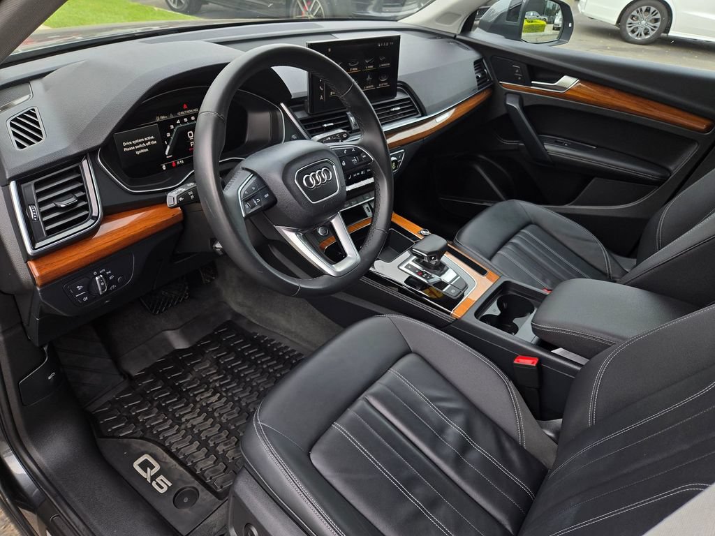 Used 2023 Audi Q5 2.0T Premium Plus w/ Premium Plus Package AWD/4WD image 9