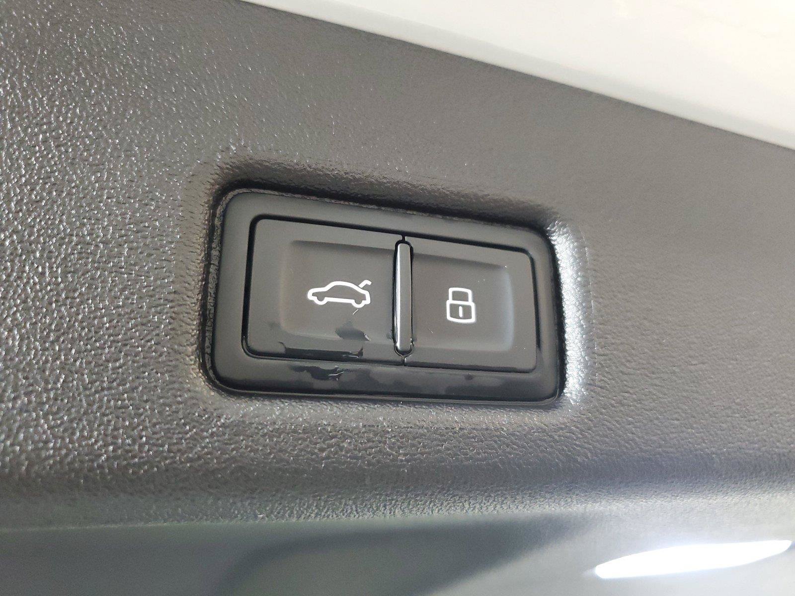 Used 2025 Audi Q5 Premium AWD/4WD image 10