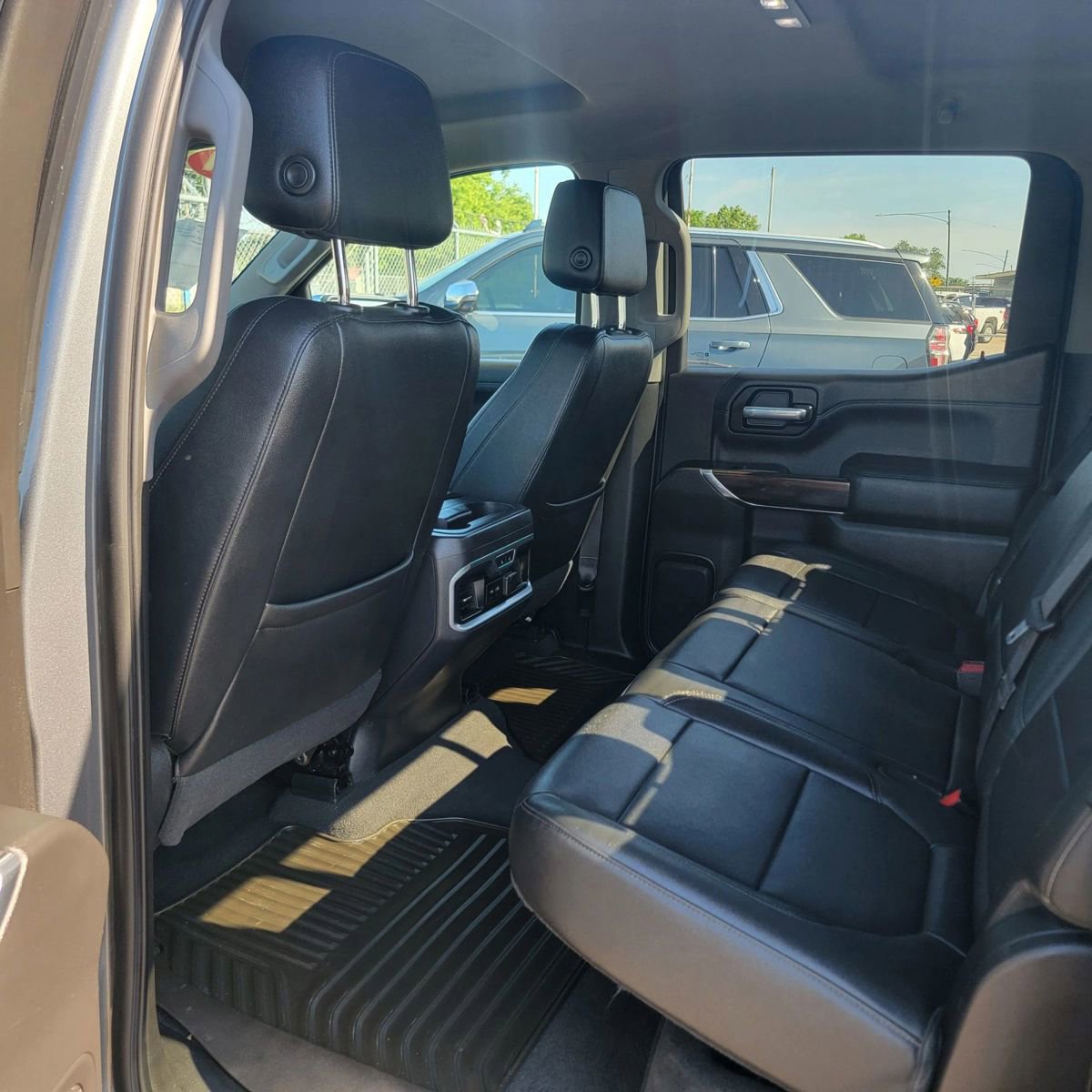 Used 2021 GMC Sierra 1500 SLT w/ SLT Premium Package image 11