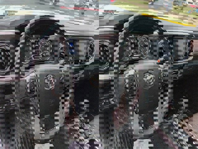 Used 2017 Toyota Tacoma Limited image 15