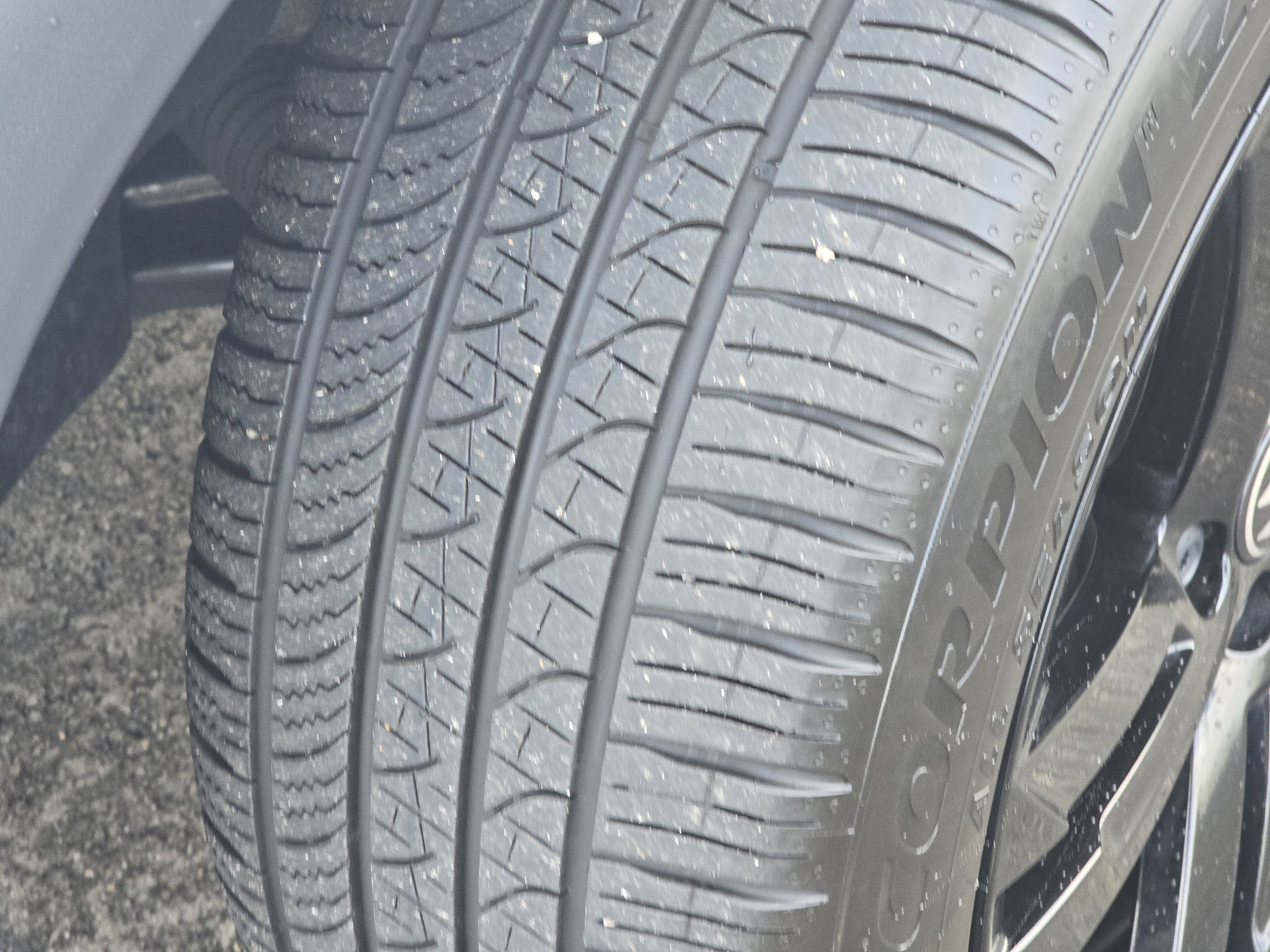 Certified 2023 Volkswagen Tiguan SE R-Line image 14