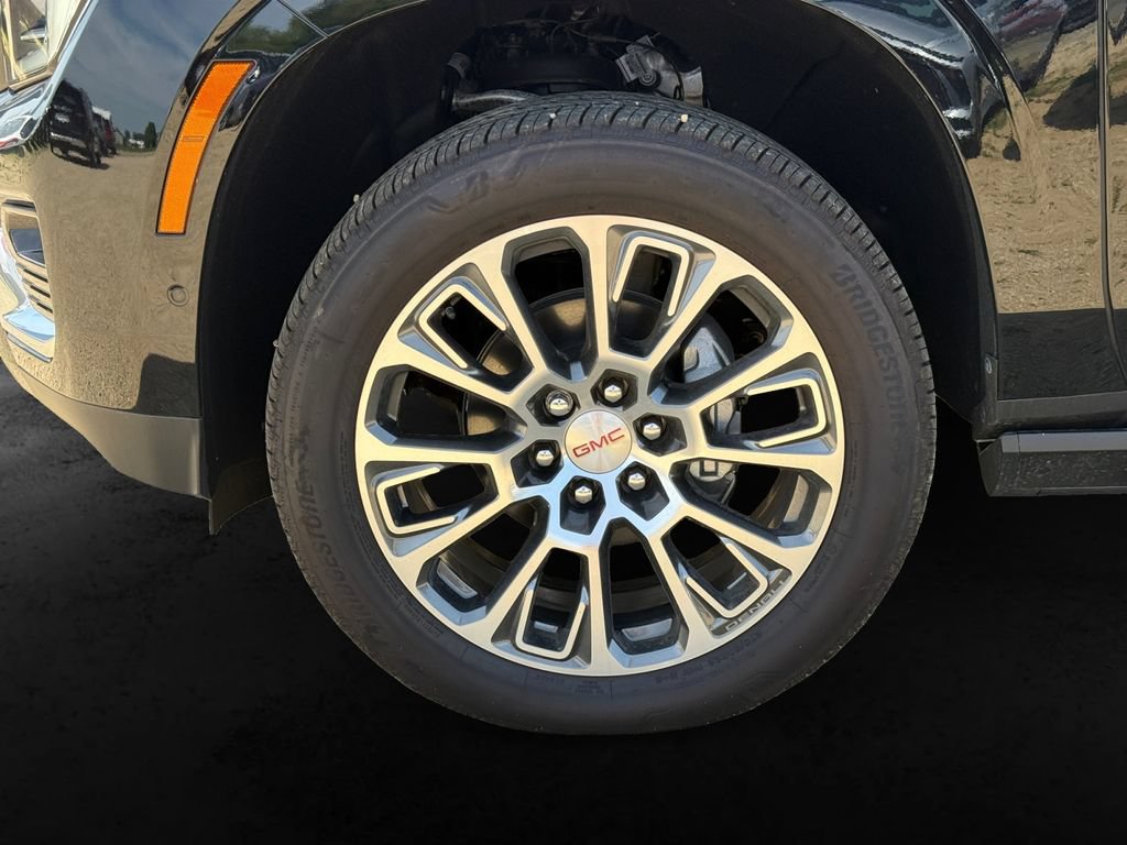New 2026 GMC Yukon XL Denali w/ Sun & Power Step Package AWD/4WD image 13