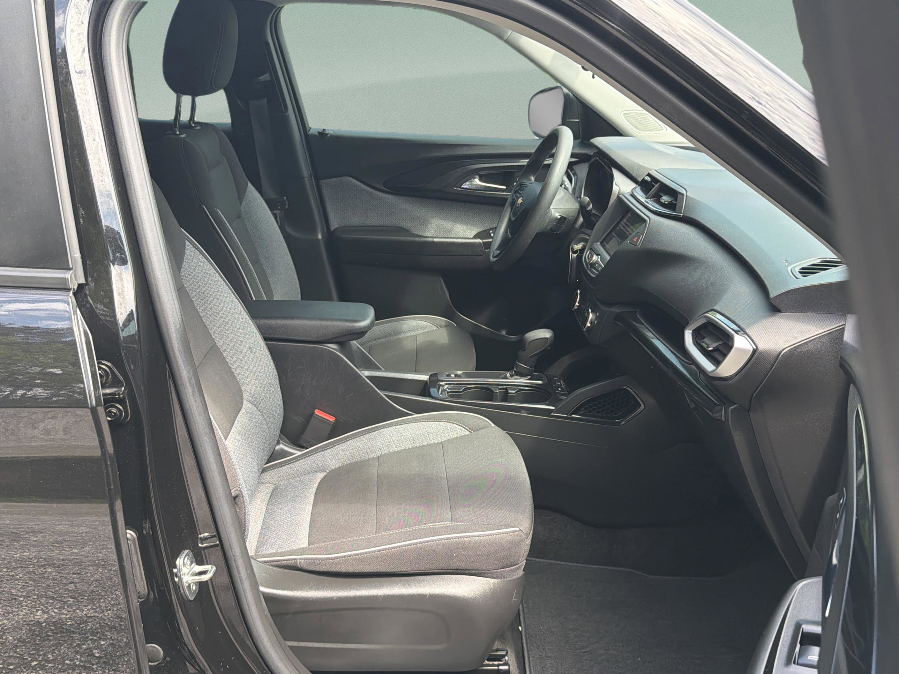 Used 2023 Chevrolet TrailBlazer LS FWD image 24