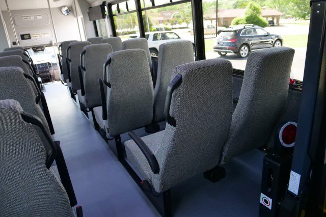 Used 2017 Ford F550 2WD Regular Cab Super Duty image 39