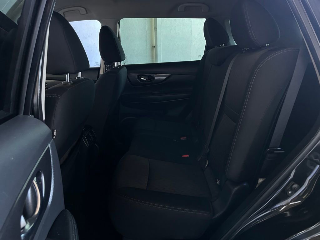 Used 2017 Nissan Rogue S FWD image 13