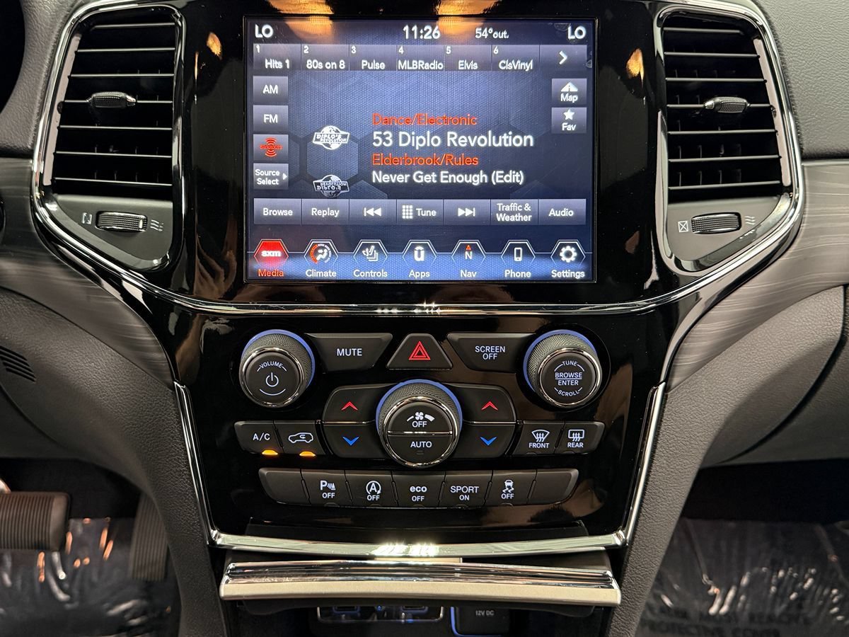 Used 2021 Jeep Grand Cherokee Laredo X AWD/4WD image 19