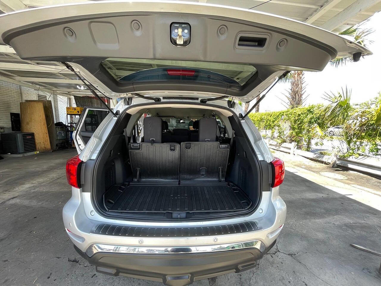 Used 2017 Nissan Pathfinder SV w/ Cargo Package FWD image 2