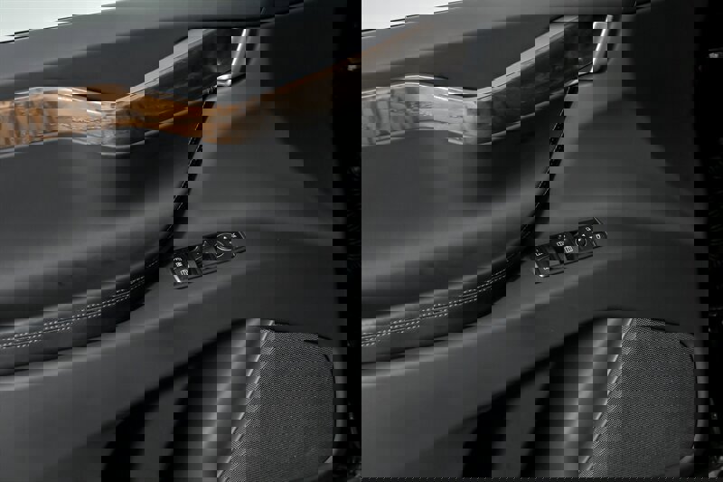 Used 2020 Tesla Model X image 16