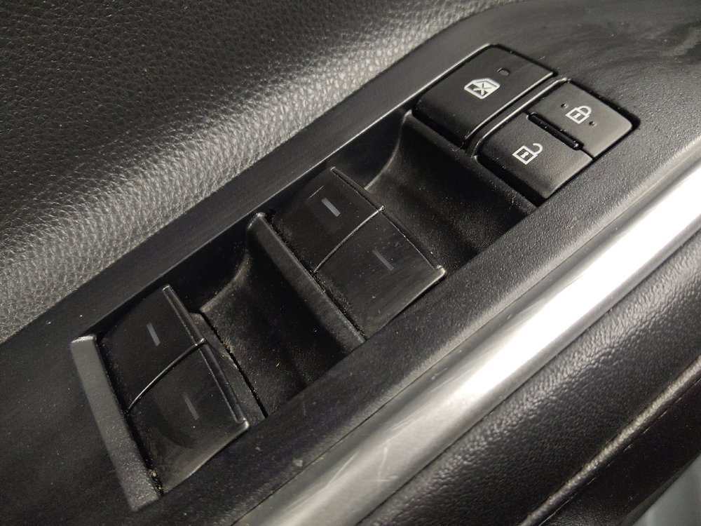 Used 2022 Toyota Highlander XLE image 27