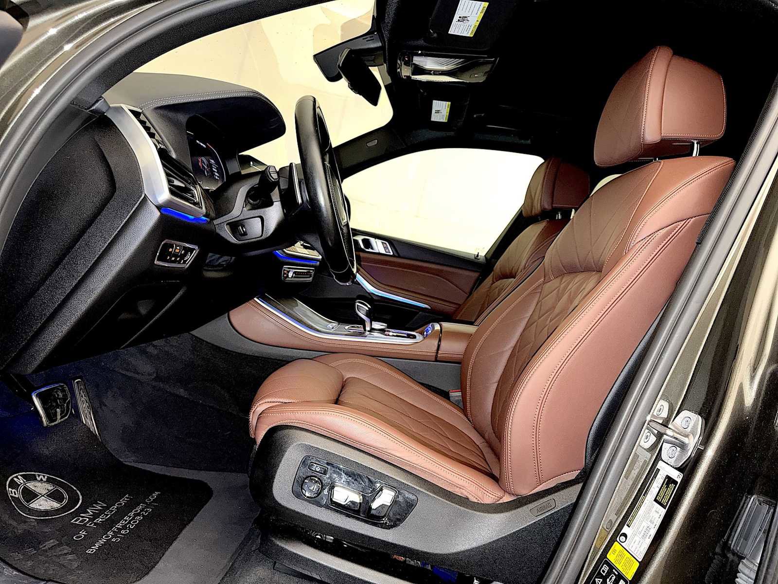 Used 2023 BMW X5 M50i w/ Parking Assistance Package image 9