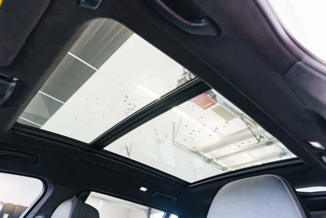 Used 2022 BMW X7 M50i w/ Cold Weather Package image 22