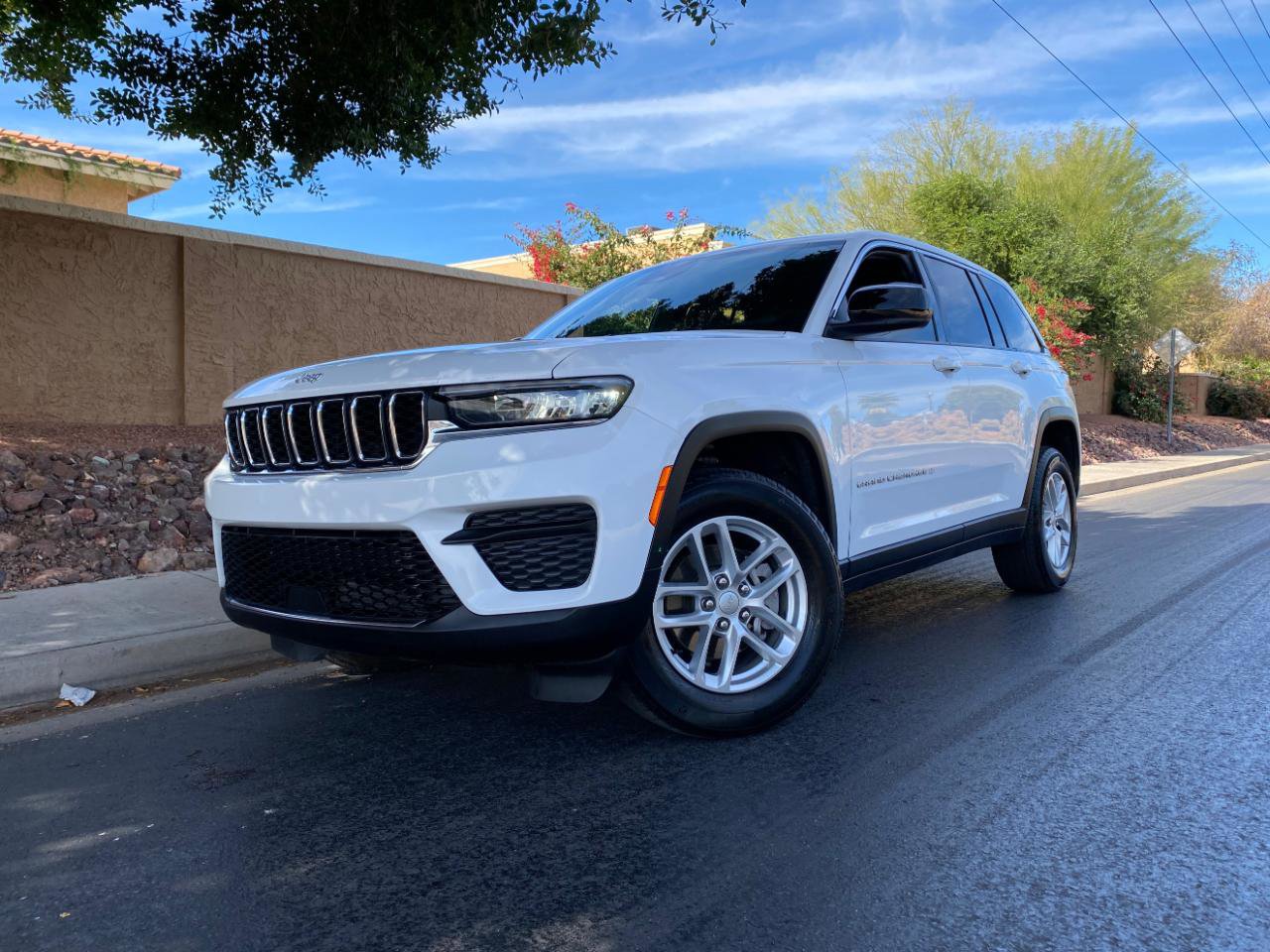 Used 2024 Jeep Grand Cherokee Laredo X w/ Trailer Tow Package AWD/4WD image 66