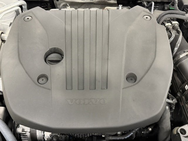 Used 2023 Volvo S60 B5 Plus image 9