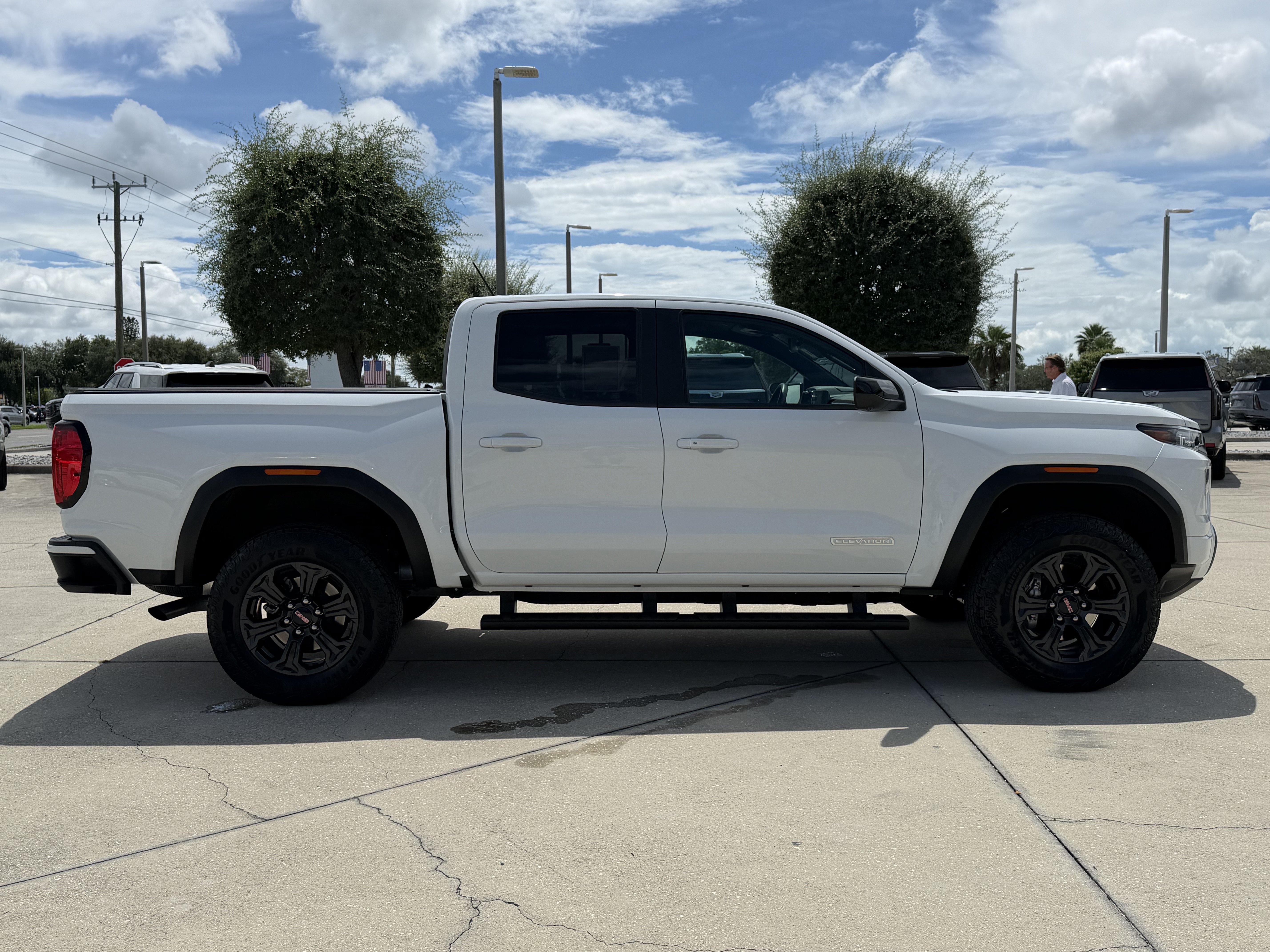 Used 2025 GMC Canyon Elevation w/ Convenience Package RWD image 2