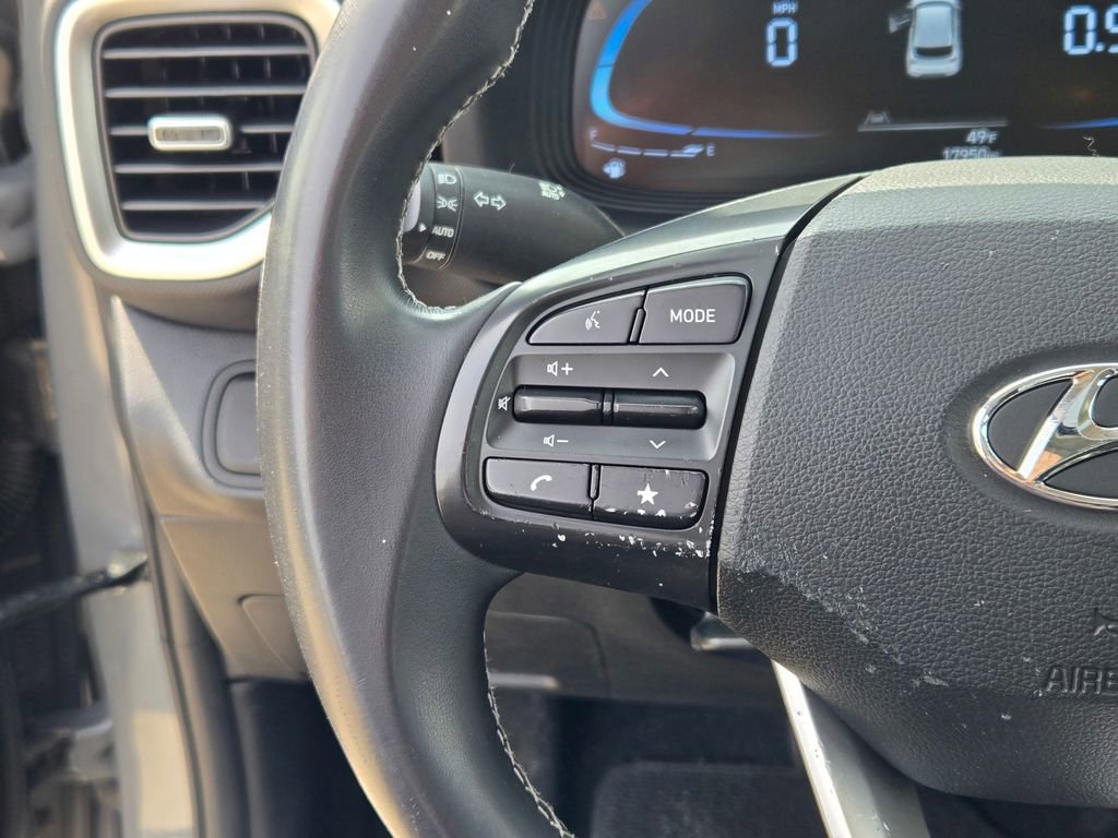 Used 2023 Hyundai Venue SEL image 36