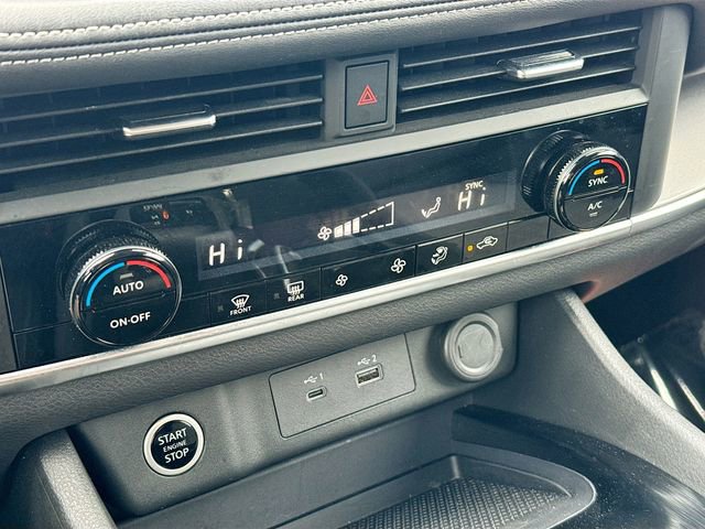 Used 2023 Nissan Rogue SV AWD/4WD image 15