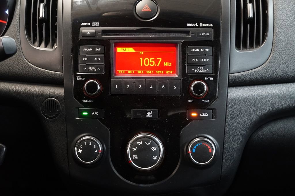 Used 2010 Kia Forte Koup EX image 19