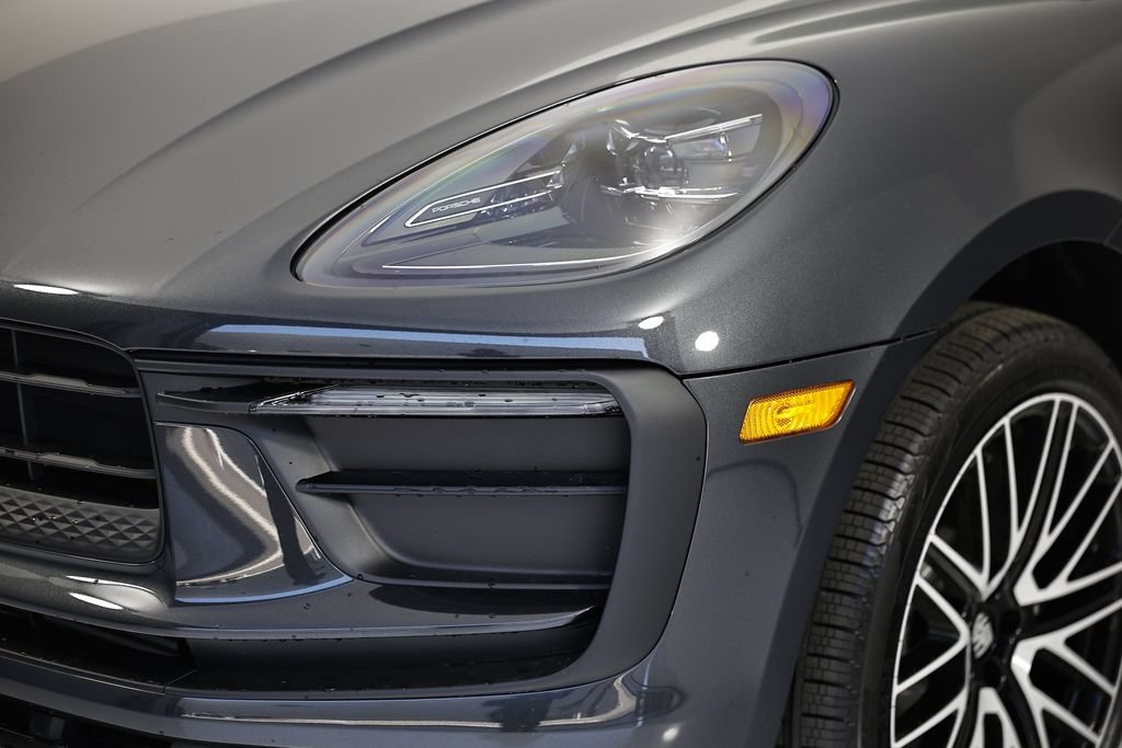 New 2026 Porsche Macan AWD/4WD image 11