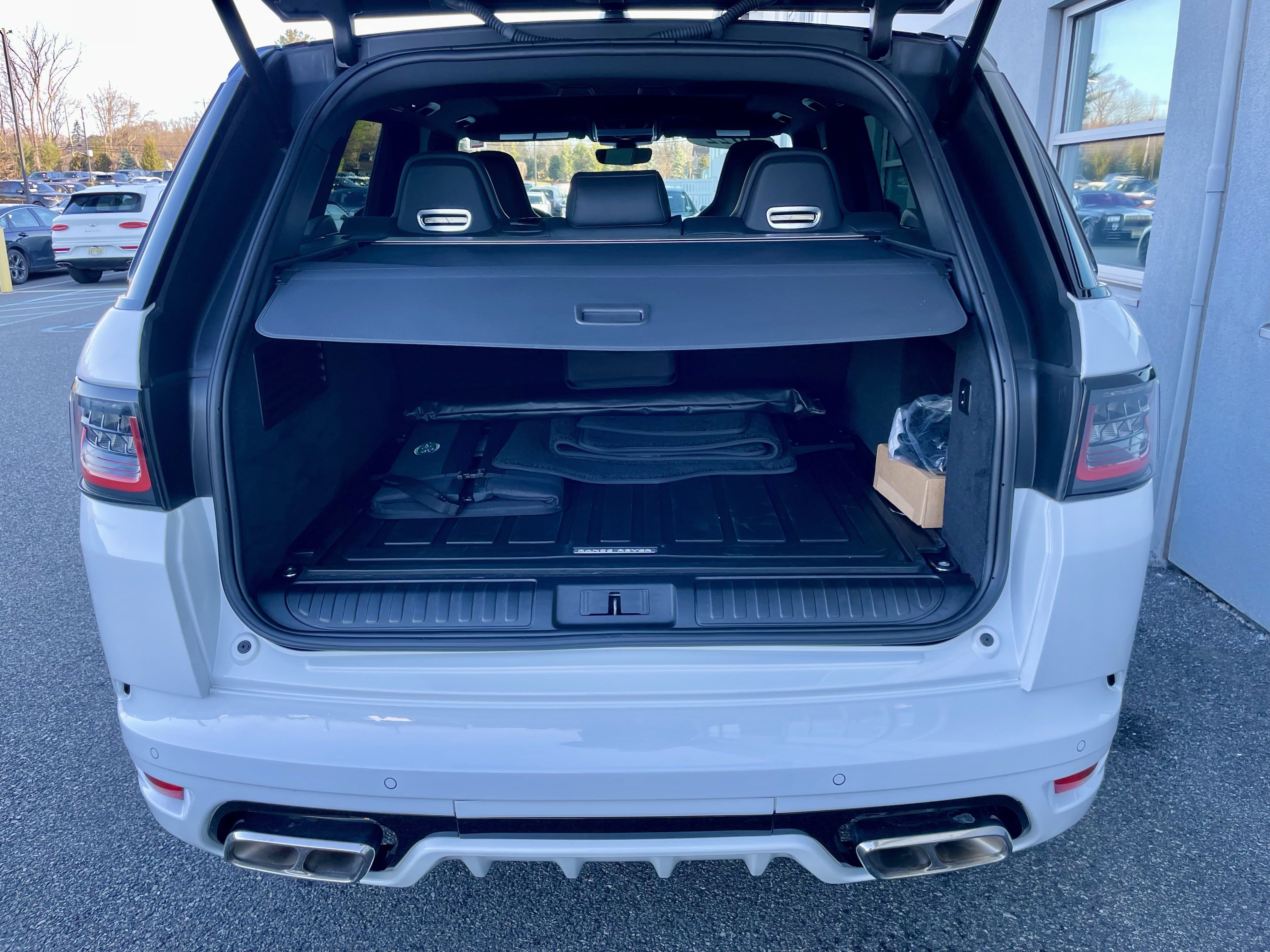 Used 2022 Land Rover Range Rover Sport SVR image 36