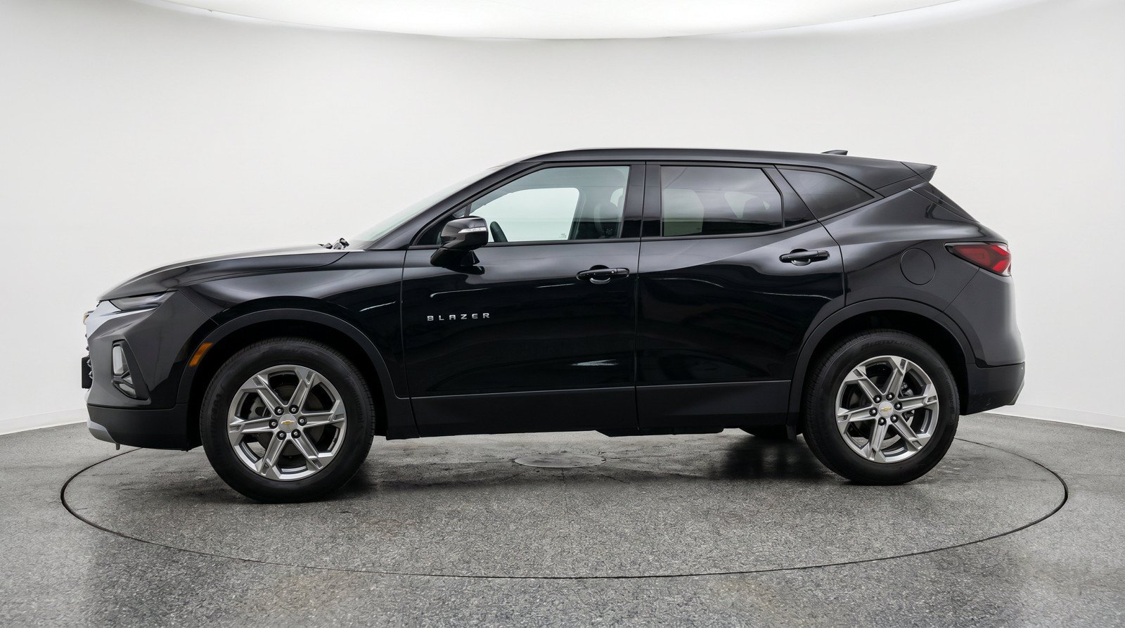 Used 2025 Chevrolet Blazer LT FWD image 5