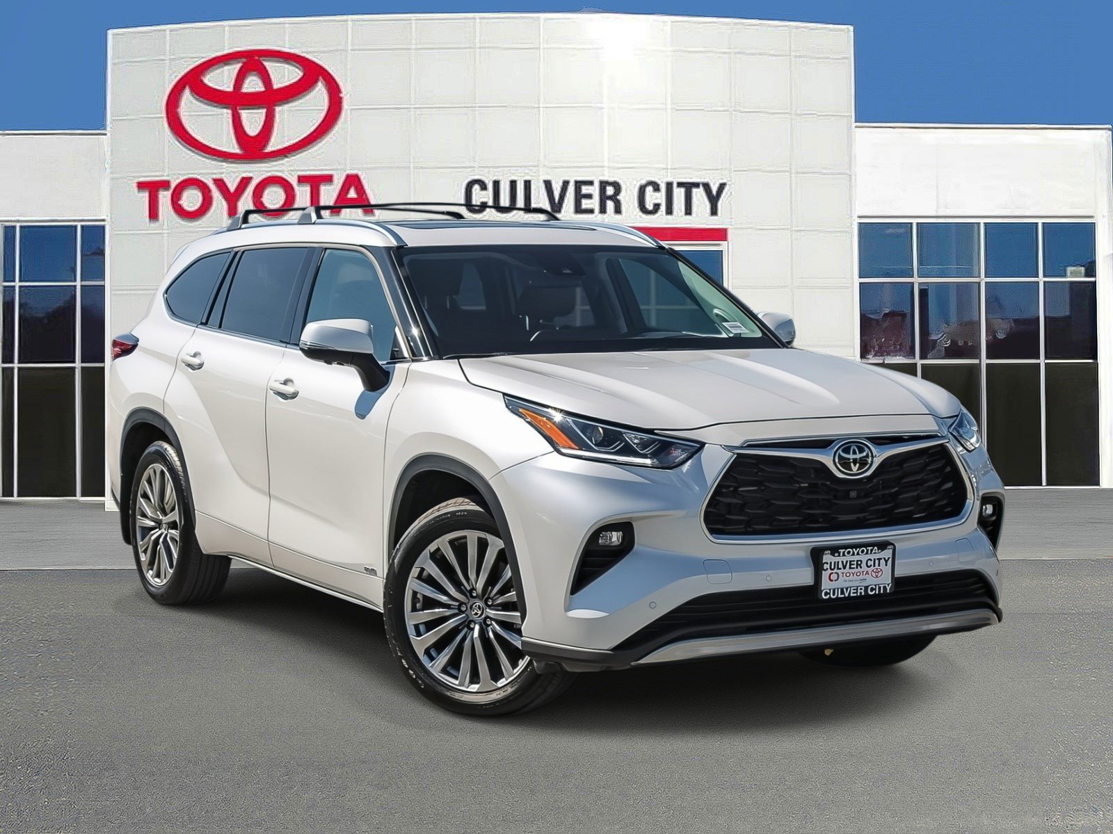 Certified 2025 Toyota Highlander Limited image 1