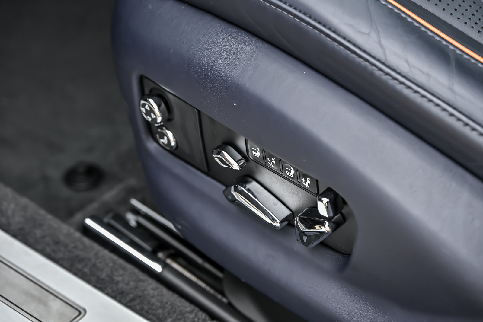 Certified 2023 Bentley Flying Spur Plug-In Hybrid AWD/4WD image 29