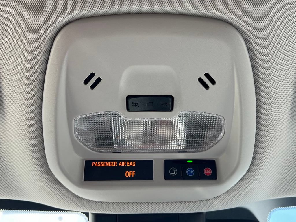 Used 2025 Chevrolet Trax LT FWD image 20