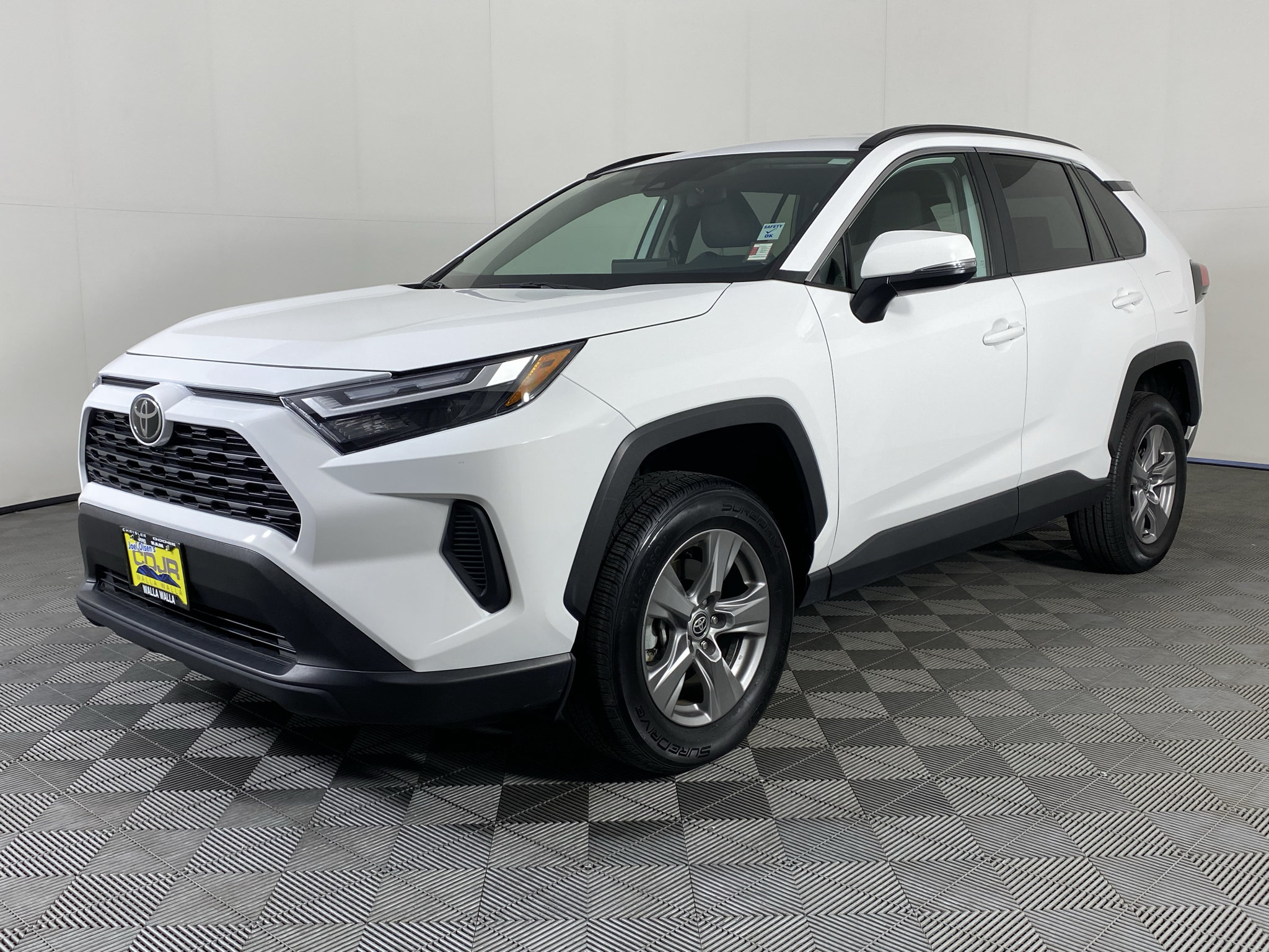 Used 2025 Toyota RAV4 XLE FWD image 5