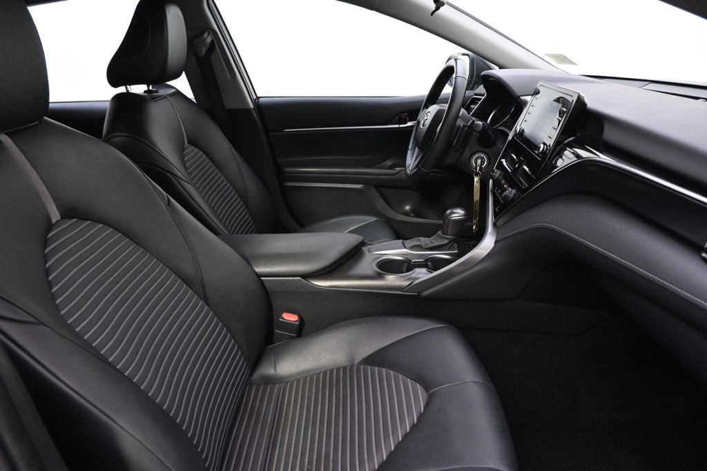 Used 2021 Toyota Camry SE FWD image 14