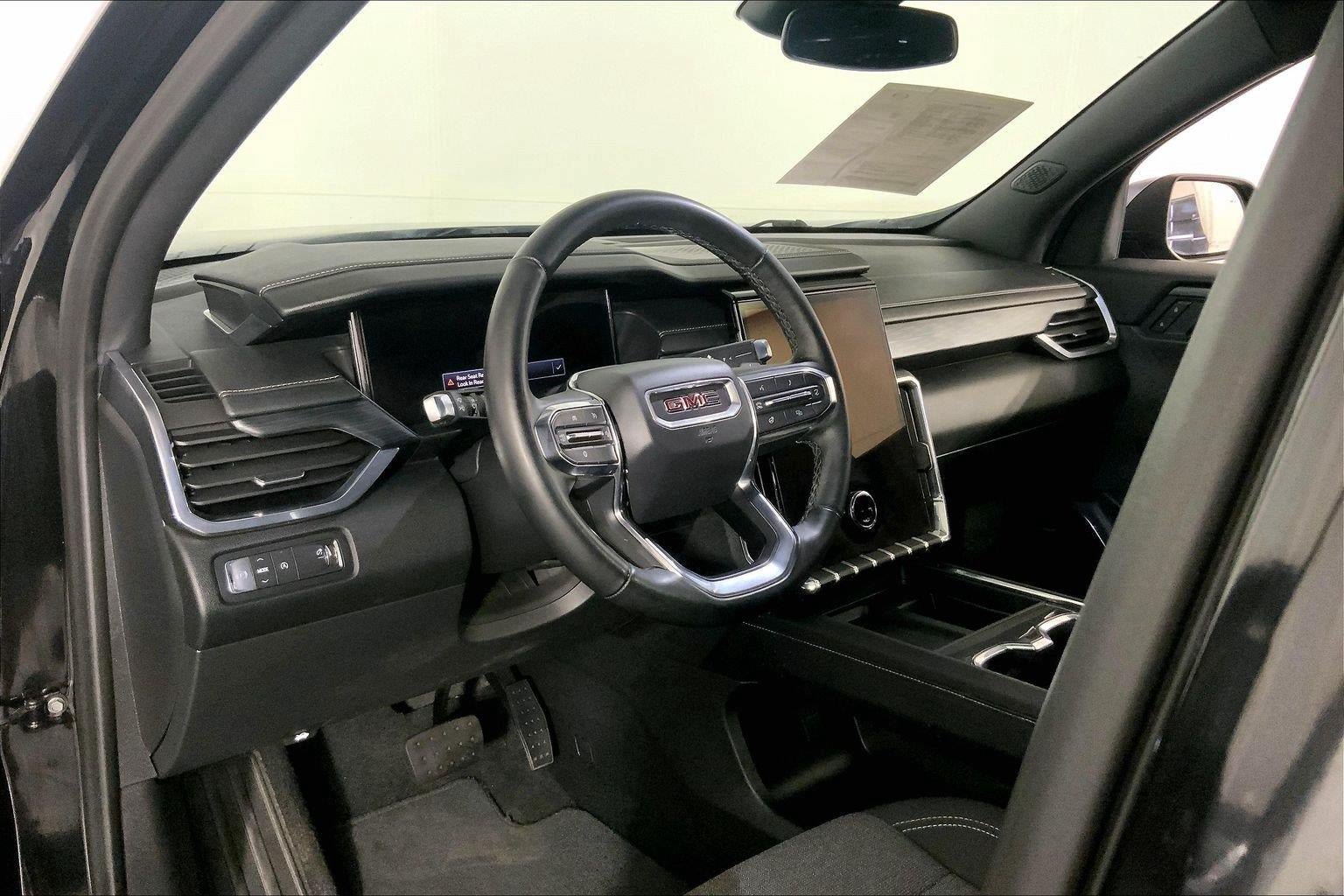 Used 2025 GMC Acadia Elevation FWD image 14
