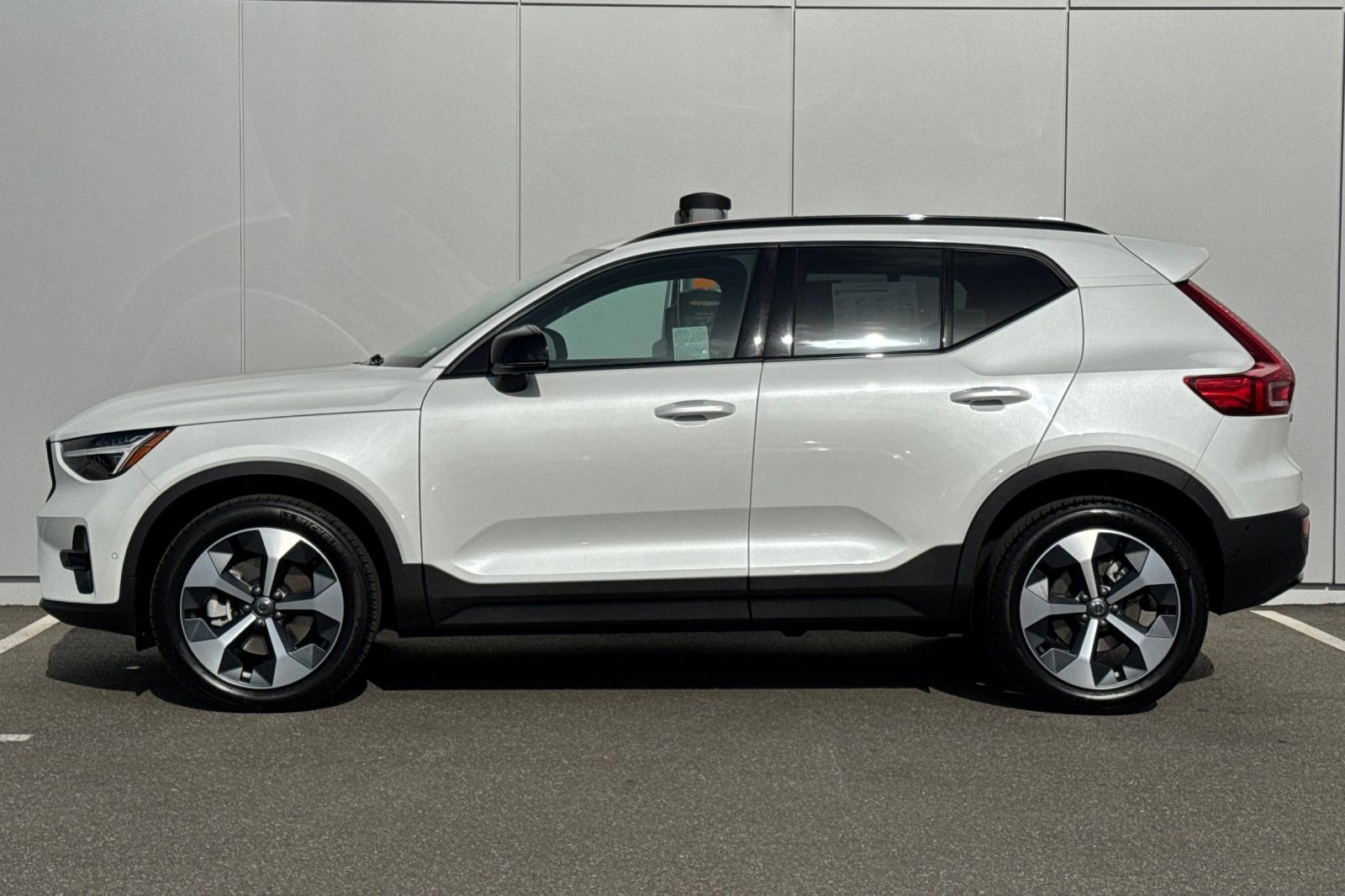 Certified 2026 Volvo XC40 B5 Plus w/ Protection Package Premier AWD/4WD image 2