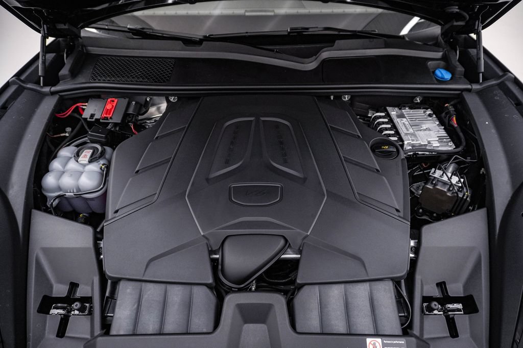 New 2026 Porsche Cayenne Coupe AWD/4WD image 29