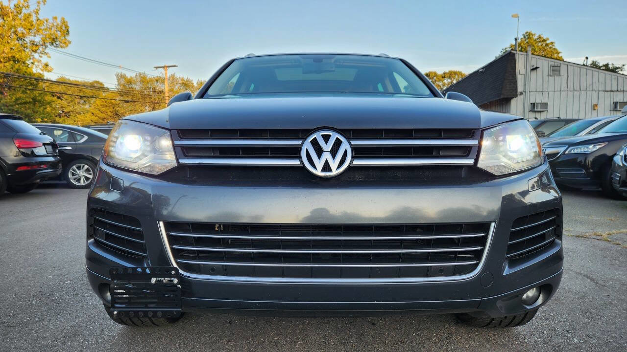 Used 2012 Volkswagen Touareg Executive image 4