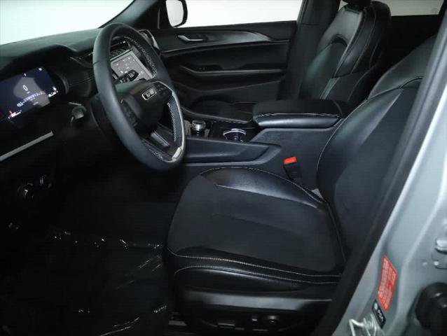 Certified 2024 Jeep Grand Cherokee Altitude AWD/4WD image 18