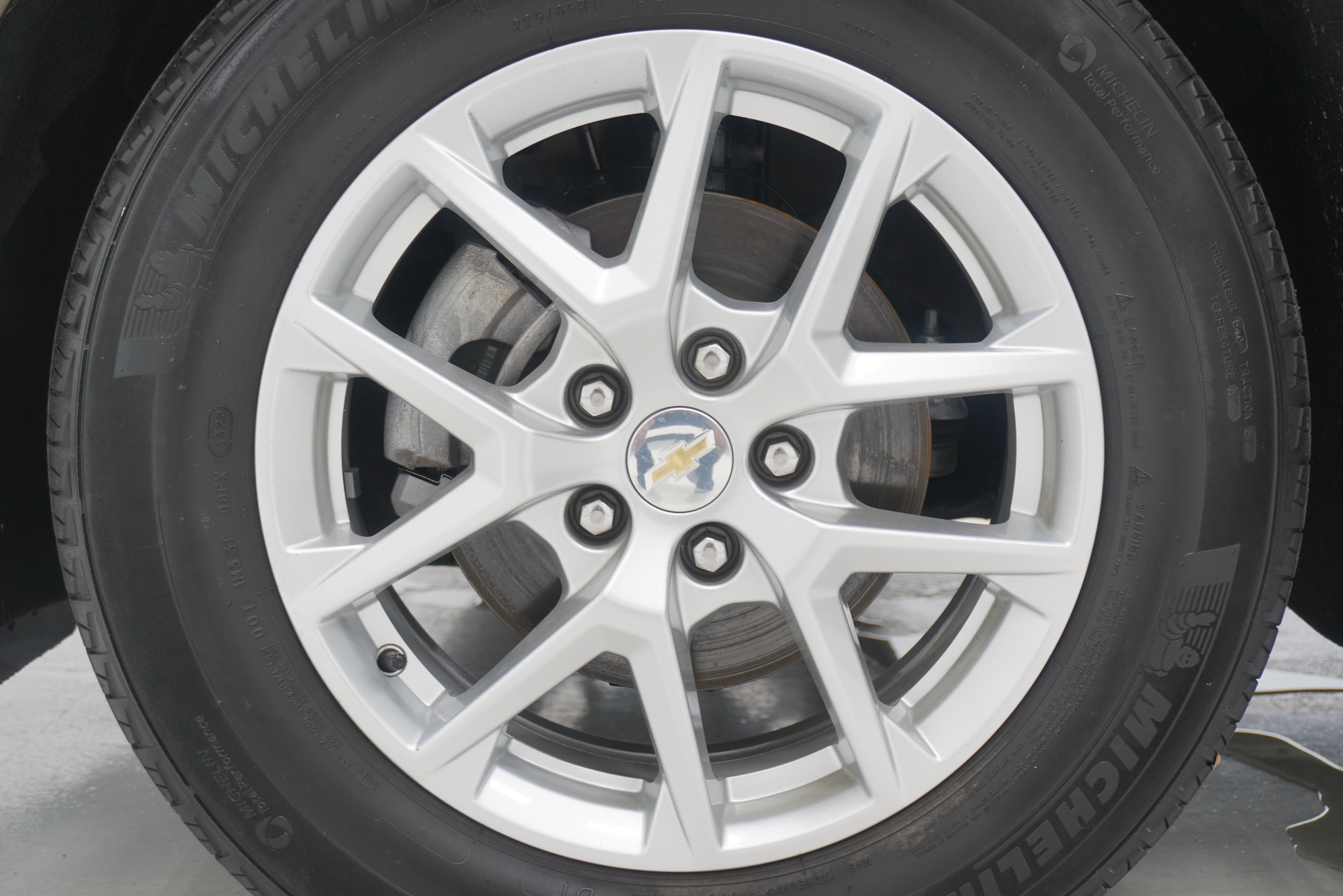 Used 2023 Chevrolet Equinox LT FWD image 23