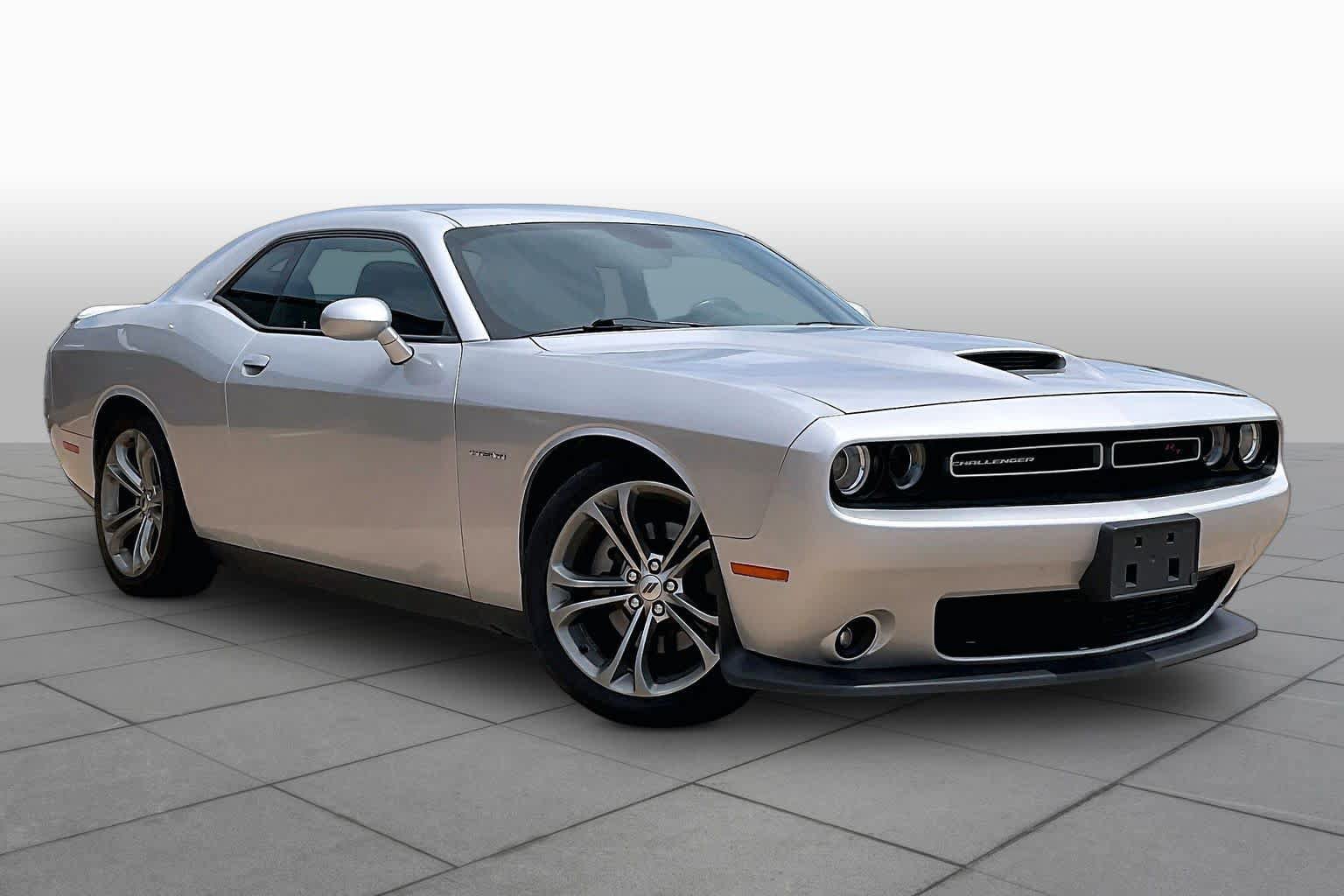 Used 2021 Dodge Challenger R/T RWD image 4