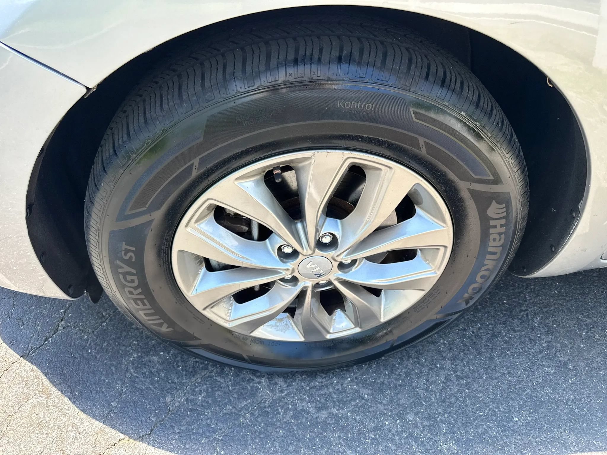 Used 2019 Kia Sedona LX FWD image 9