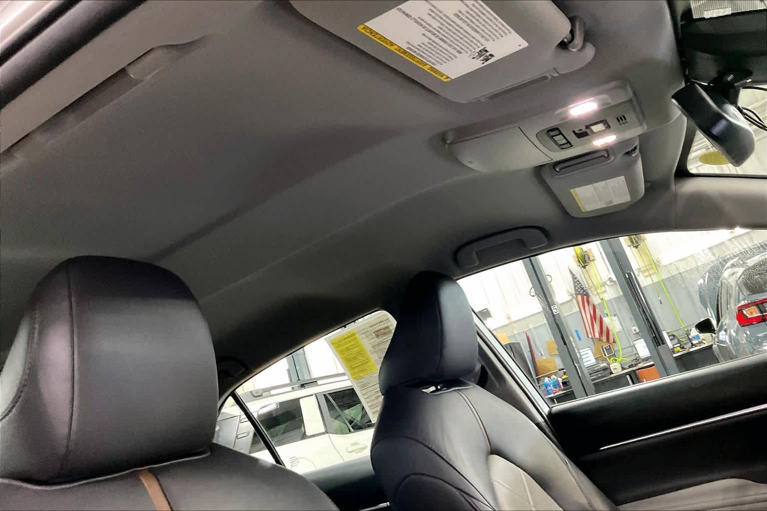 Used 2019 Toyota Camry XLE FWD image 14